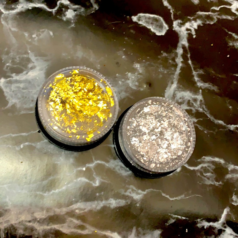 Gold and sliver flak’s